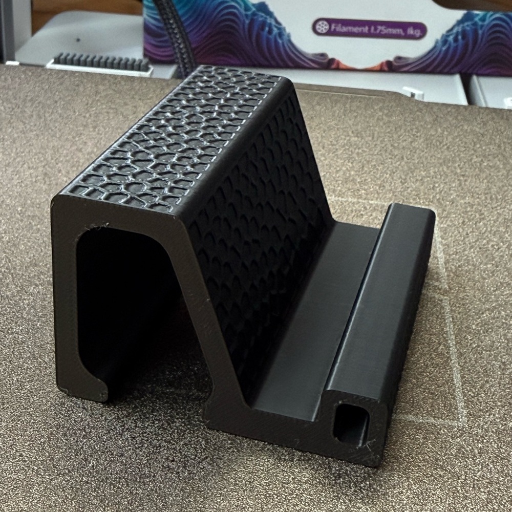 3D Printed Phone Stand Black Cell Phone Holder for Desk Smartphone Desktop Stand